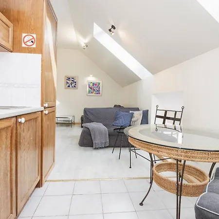 Beachfront Art Gallery Mansard One Bedroom In Historic Bath-house Apartment *