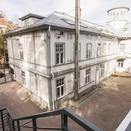 Beachfront Art Gallery Mansard One Bedroom In Historic Bath-house Apartman Jūrkalne
