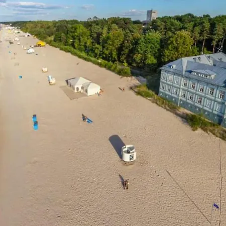 Beachfront Art Gallery Mansard One Bedroom In Historic Bath-house Jūrkalne