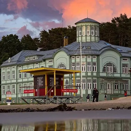 Beachfront Art Gallery Mansard One Bedroom In Historic Bath-house * Jūrkalne